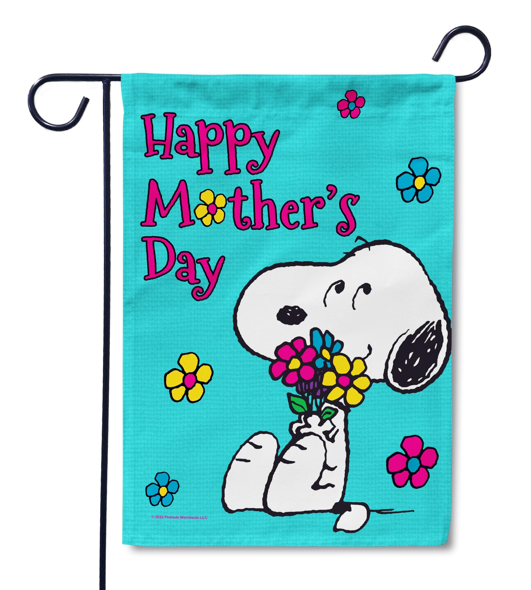 Amazon Flagology PEANUTS PEANUTS Mother s Day Flowers Snoopy Garden Flag 12 5 X 18 Officially Licensed PEANUTS Mother s Day Patio Lawn Garden