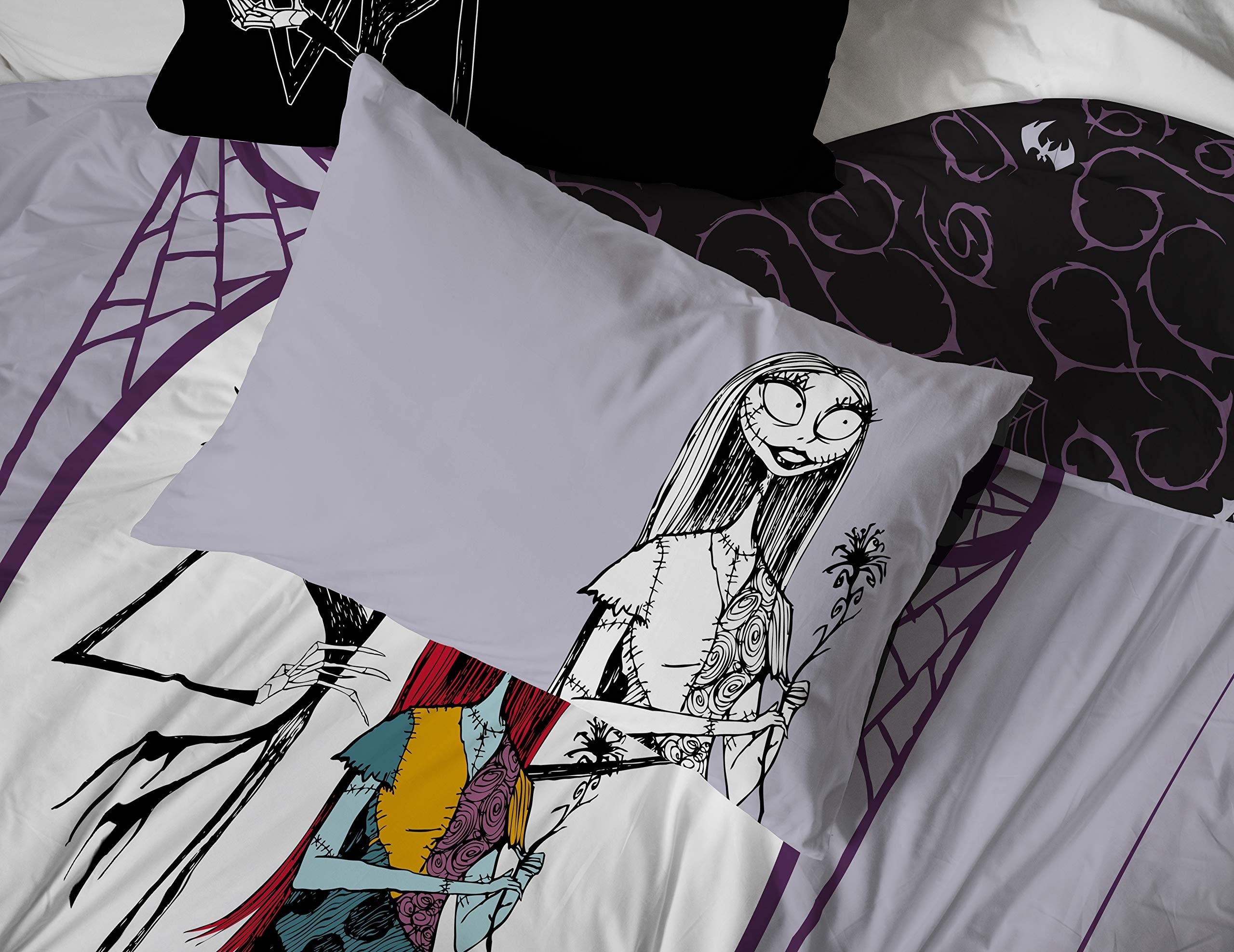 Amazon Jay Franco Kids Sheet Set With Fitted Flat Sheets Pillow Cover Ultra Soft Bedding With Pillowcase For Room Decor White Nightmare Before Christmas 4 Piece Queen Home Kitchen