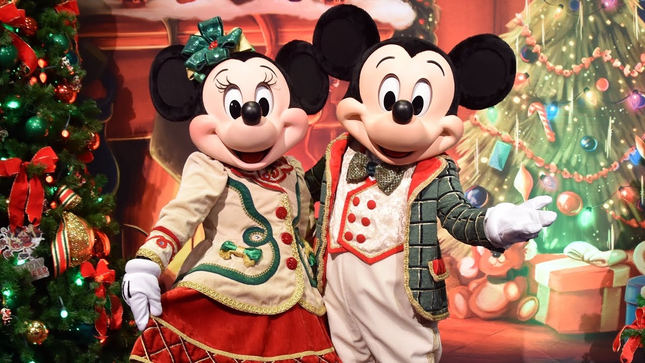 Mickey Minnie Greet Us In Very Merry Christmas Parade Costumes At Disney Holidays 2019 Media Event YouTube