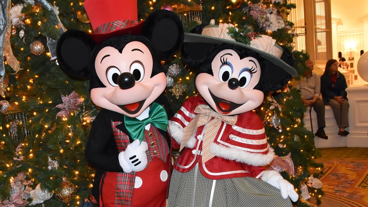 We Meet Mickey Minnie On Christmas Eve 2016 Disney s Grand Floridian Resort In Victorian Costumes YouTube