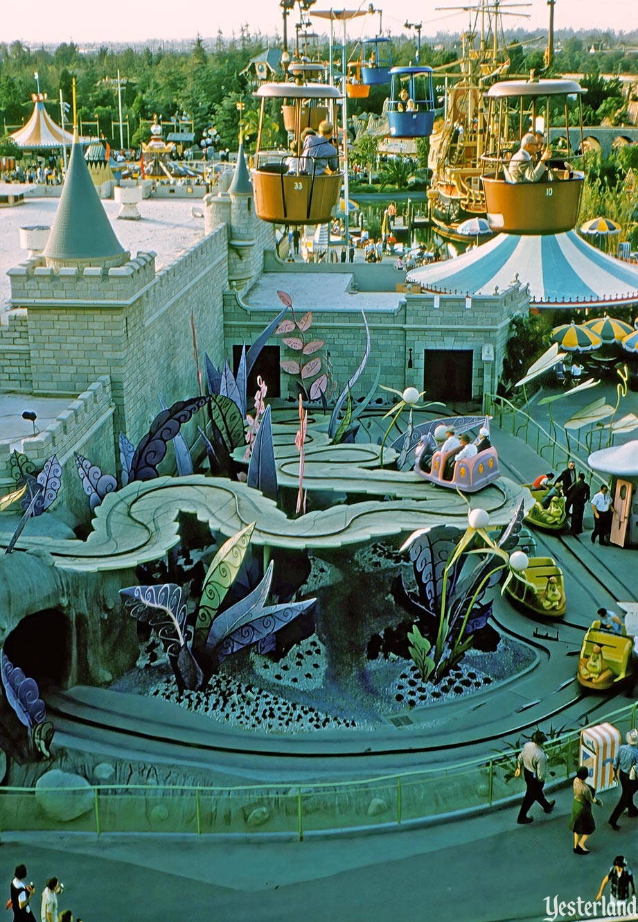Yesterland Alice In Wonderland